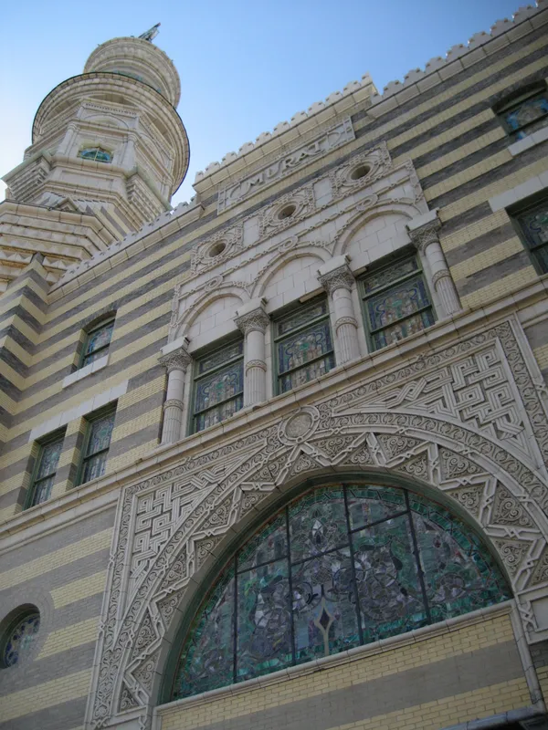 Broadway Melodies and Garden Blooms: Top Events in Indy Today