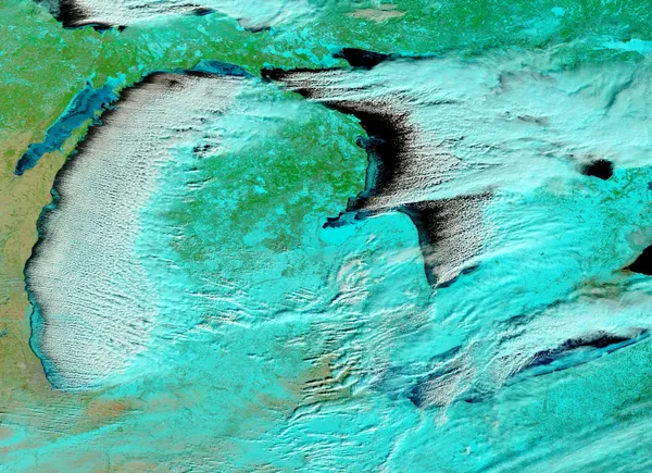 A Bitter Bite: Arctic Blast and Lake-Effect Flurries Sweep Through Indy Today