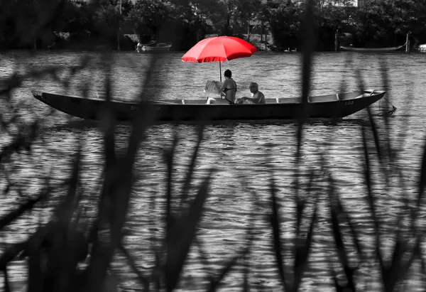 Umbrellas Encouraged for Late-Night Valentines as Rain Moves into Indianapolis